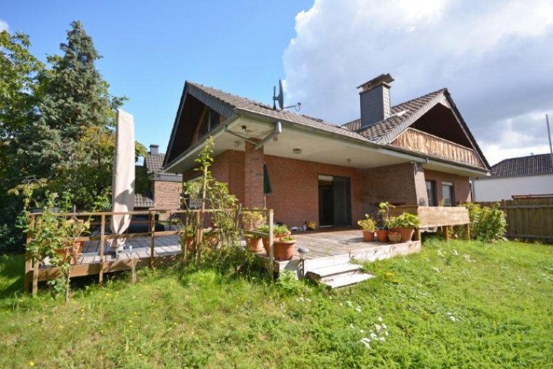 Bornheim (Rhein-Sieg-Kreis) Geräumiges Mehrgenerationenhaus mit Blick ins Grüne in Hemmerich Haus kaufen