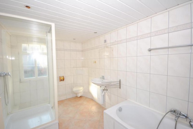 Bornheim (Rhein-Sieg-Kreis) Hofanlage mit mehreren Wohn- und Gewerbeeinheiten in Bornheim-Hemmerich Haus kaufen