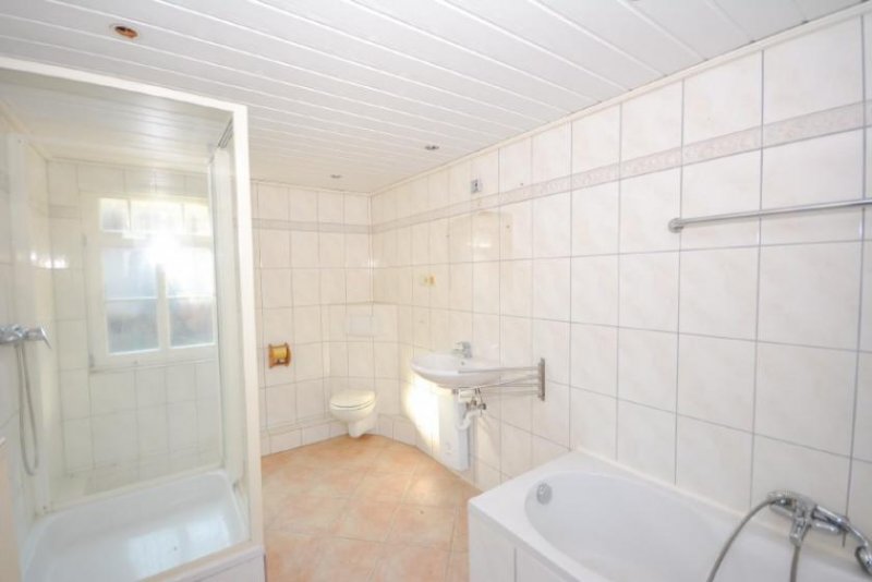 Bornheim (Rhein-Sieg-Kreis) Hofanlage mit mehreren Wohn- und Gewerbeeinheiten in Bornheim-Hemmerich Haus kaufen