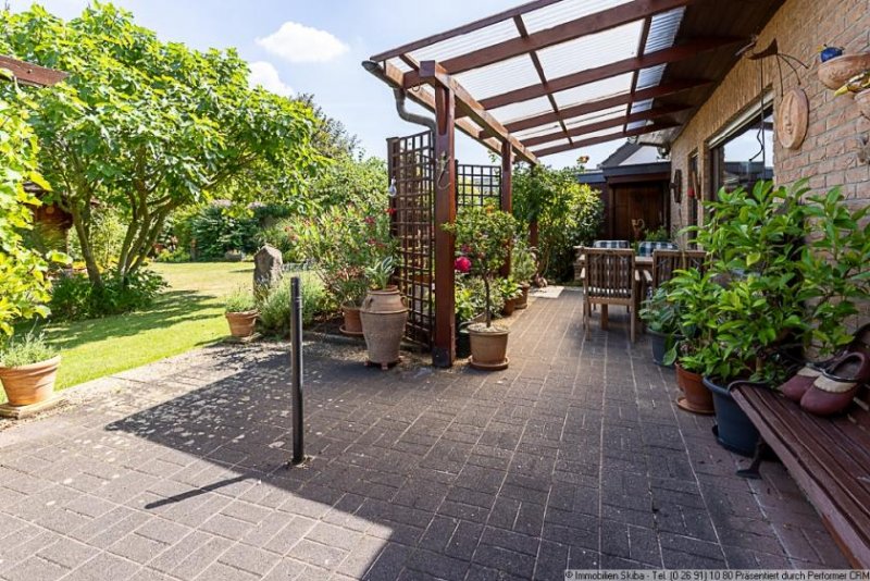 Rheinbach Ruhiges Wohngebiet: Gepflegtes Wohnhaus mit Garten und Garage auf Erbpachtgrund in Oberdrees Haus kaufen