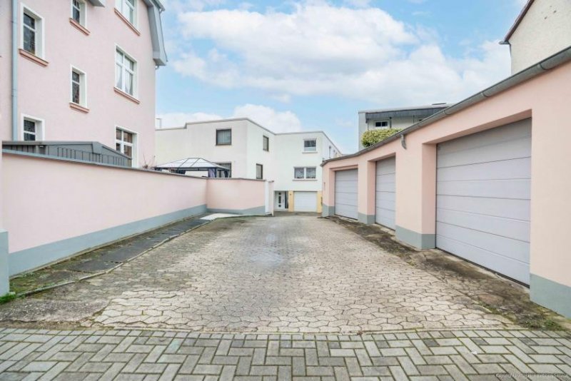 Rheinbach Sanierte Stadtvilla mit Charakter – Ein besonderes Haus mit vielen Möglichkeiten Haus kaufen