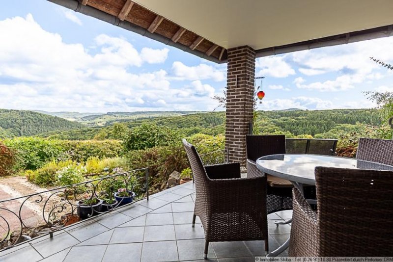 Senscheid Traumhafter Panoramablick: Großzügiger Winkelbungalow am Ortsrand von Senscheid in der Eifel Haus kaufen