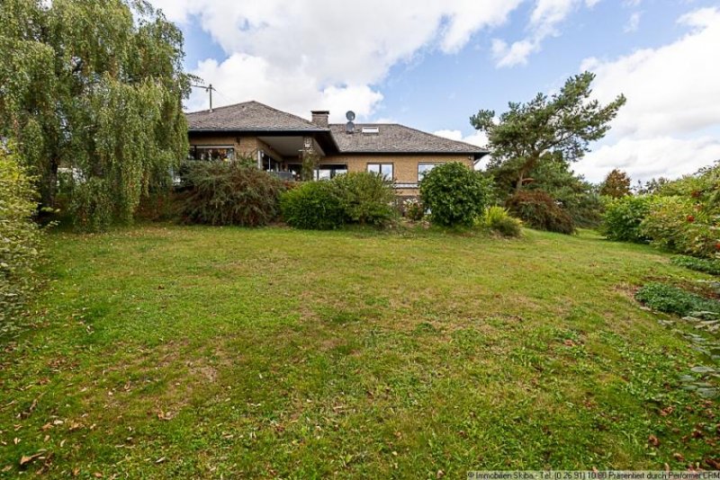 Senscheid Traumhafter Panoramablick: Großzügiger Winkelbungalow am Ortsrand von Senscheid in der Eifel Haus kaufen