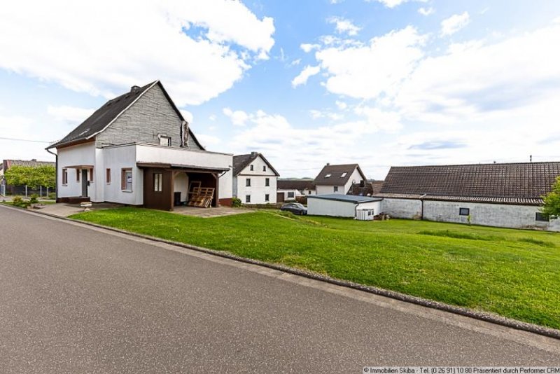 Wershofen Einfamilienhaus mit großer Wiese und Doppelgarage in Wershofen Haus kaufen