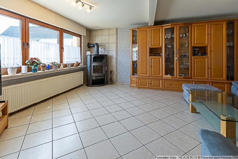 Pomster Wohnhaus mit Doppelgarage und Garten im ruhig gelegenen Pomster, Nähe Nürburgring Haus kaufen