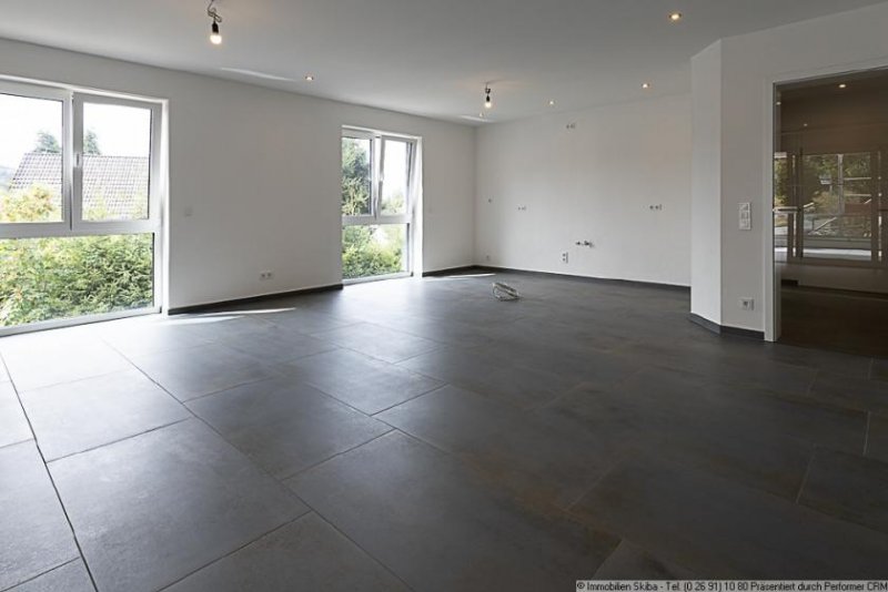 Kelberg Erstbezug: Moderne Neubau-Eigentumswohnung in erhöhter Ortsrandlage mit Aussicht über Kelberg Wohnung kaufen