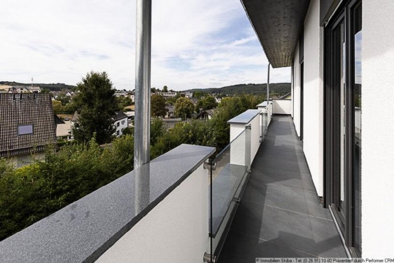 Kelberg Erstbezug/Neubau: Moderne Dachgeschoss-Eigentumswohnung in erhöhter Ortsrandlage mit Aussicht Wohnung kaufen