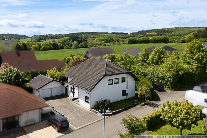 Welcherath Nähe Nürburgring: Gepflegtes Wohnhaus mit Doppelgarage und Garten in Welcherath Haus kaufen