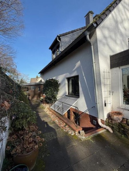 St. Augustin SANKT AUGUSTIN HANGELAR, freist. Einfam.Haus ca. 135 m² Wfl. 6 Zi., 379 m² GrSt., Vollkeller, Garage Haus kaufen