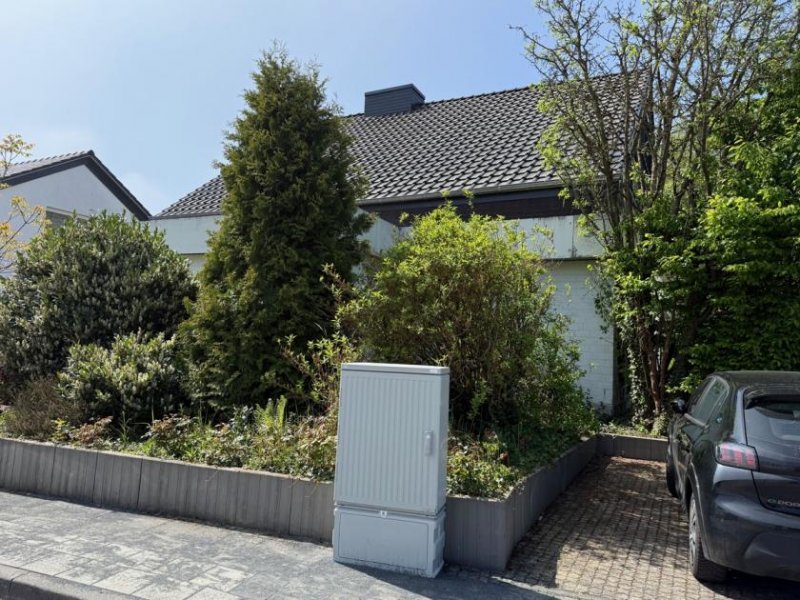 St. Augustin SANKT AUGUSTIN-NIEDERBERG, freist. 1-2 Fam. Haus, 6-7 Zi., ca. 330 m² WNfl. Vollkeller, 625 m² GrSt Haus kaufen