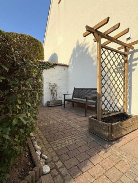 St. Augustin SANKT AUGUSTIN ORT, sehr gepflegtes Einfam.Haus mit 110 m² Wfl., 4 Zi. Vollkeller, Garten und Garage Haus kaufen