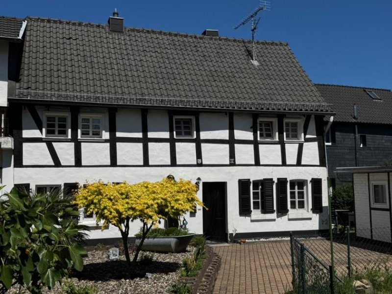 St. Augustin SANKT AUGUSTIN, tolles saniertes Fachwerkhaus mit 3-4 Zimmer, ca. 80 m² Wfl. und ca. 360 m² Süd-GrSt Haus kaufen