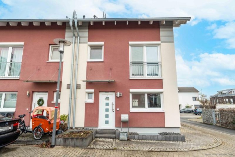 Hennef (Sieg) Modernes Familienhaus mit Garten, Studio & Garage – ruhig wohnen in Hennef- Im Siegbogen Haus kaufen