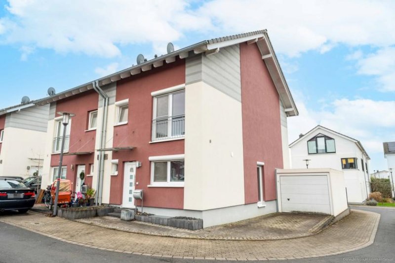 Hennef (Sieg) Modernes Familienhaus mit Garten, Studio & Garage – ruhig wohnen in Hennef- Im Siegbogen Haus kaufen