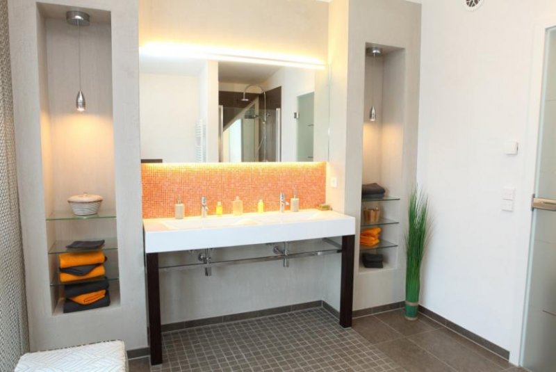 Troisdorf GROSSE STADTVILLA - AKTIONSHAUS Haus kaufen