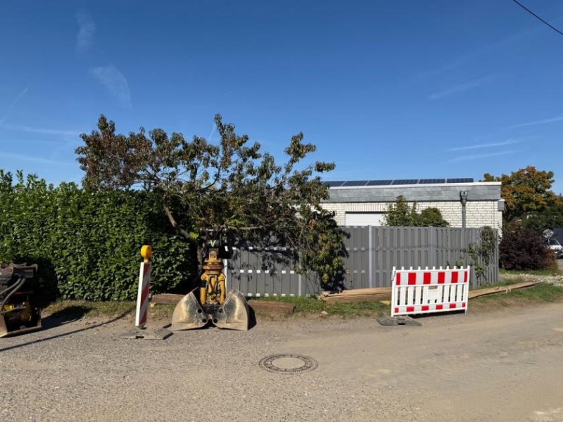 Troisdorf TROISDORF ESCHMAR top Bungalow, Bj. 2004, 5 Zimmer, ca. 160 m² Wfl. 460 m² GrSt., Keller, Garage, PV Haus kaufen