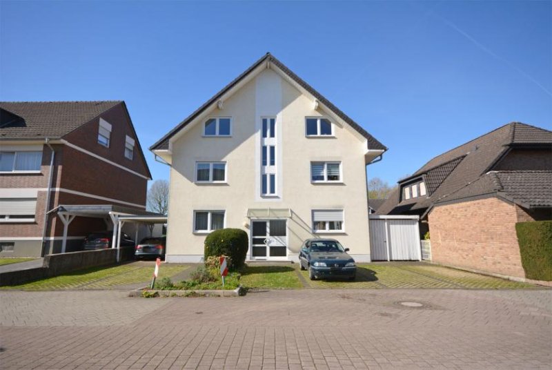 Niederkassel Bezugsfrei: Großzügige Dachgeschosswohnung mit Balkon, Carport und Stellplatz in Niederkassel-Rheidt Wohnung kaufen