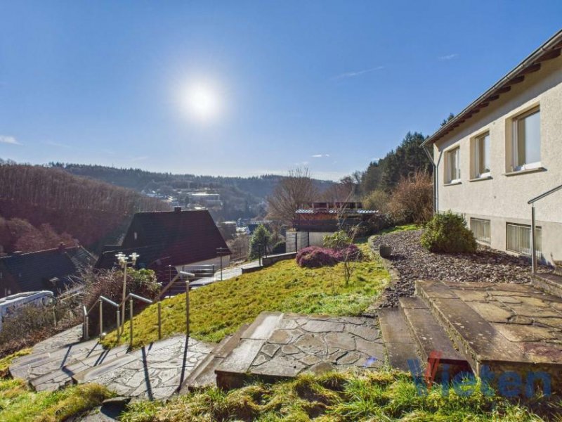 Schleiden Familienfreundliches Wohnen mit Weitblick – Ihr neues Zuhause mit Kamin, Garten und Privatsphäre Haus kaufen
