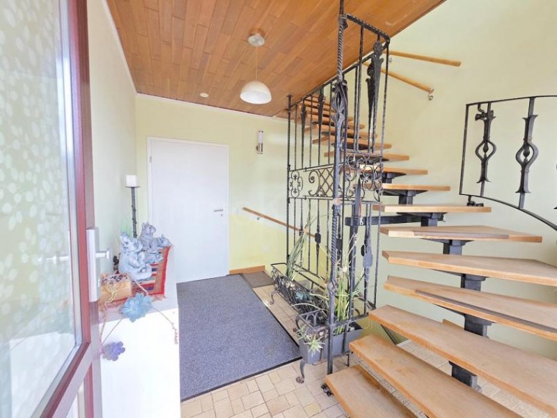 Blankenheim (Kreis Euskirchen) ++ BESONDERES 2-3 FAMILIENHAUS + VIERERCARPORT + BAULAND IN RUHIGER LAGE! ++ Haus kaufen