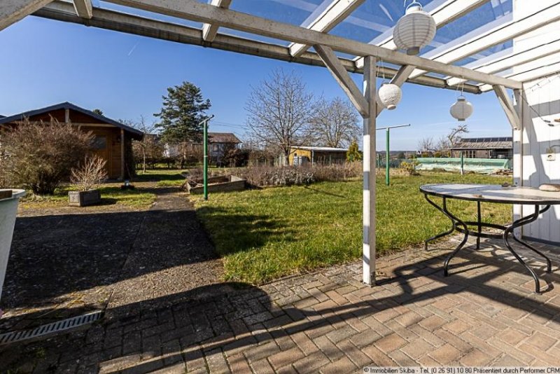 Blankenheim (Kreis Euskirchen) Eifler Bauernhaus mit Nebengebäuden und großem Garten Haus kaufen