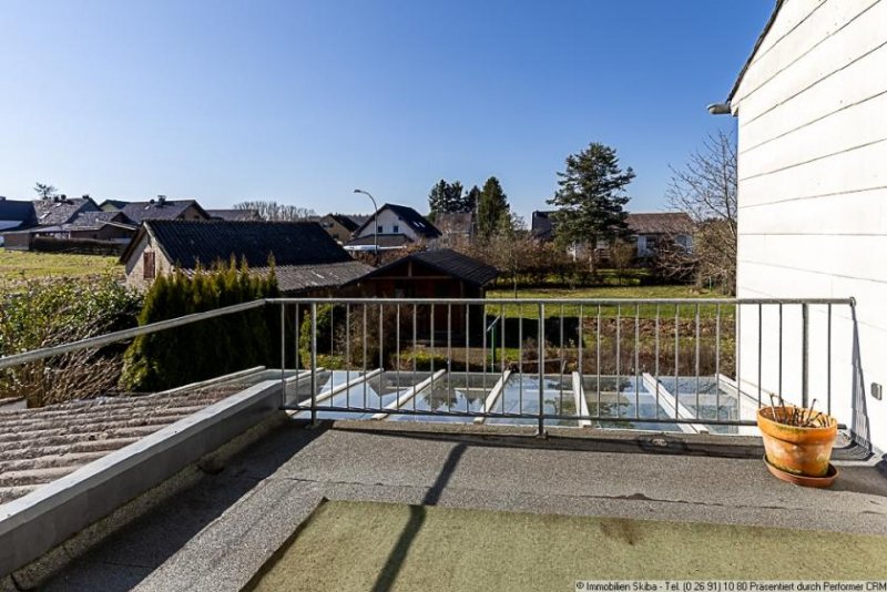 Blankenheim (Kreis Euskirchen) Eifler Bauernhaus mit Nebengebäuden und großem Garten Haus kaufen