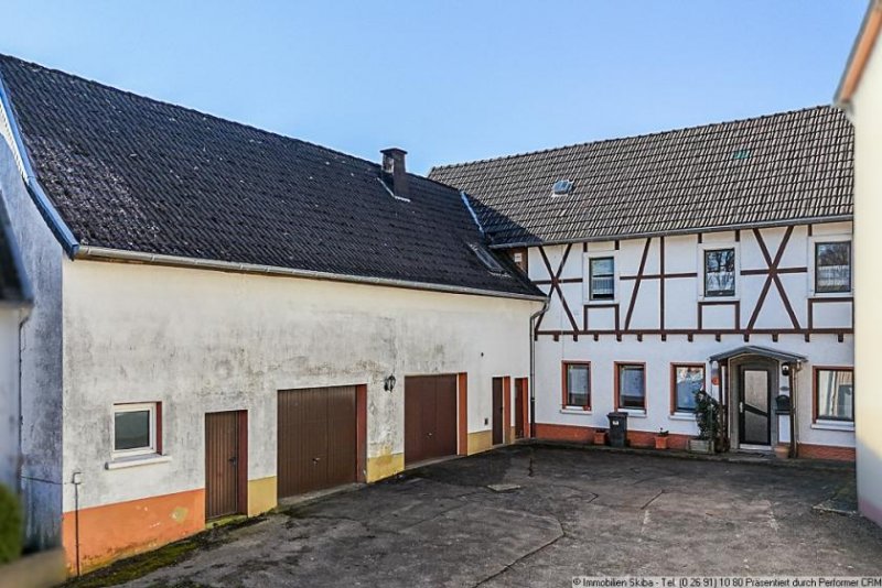 Blankenheim (Kreis Euskirchen) Eifler Bauernhaus mit Nebengebäuden und großem Garten Haus kaufen