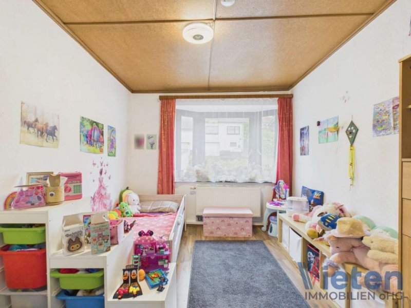Dahlem (Kreis Euskirchen) Großzügiges vermietetes Wohnhaus mit viel Platz und Entwicklungspotenzial Haus kaufen