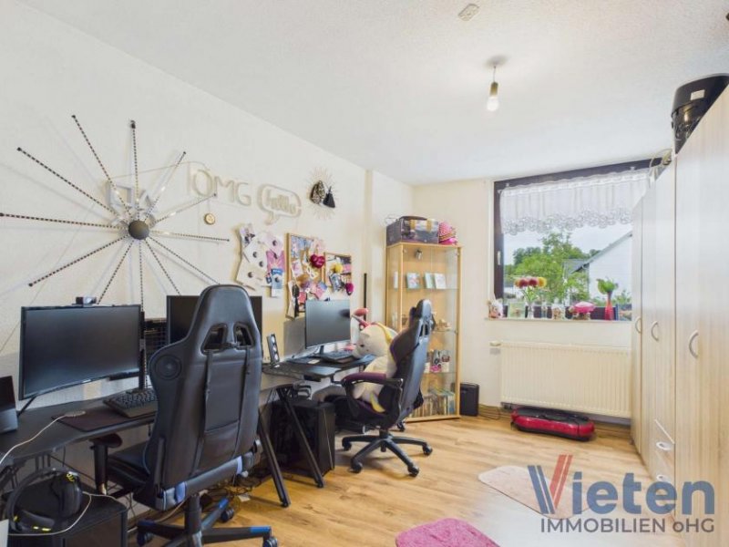 Dahlem (Kreis Euskirchen) Großzügiges vermietetes Wohnhaus mit viel Platz und Entwicklungspotenzial Haus kaufen