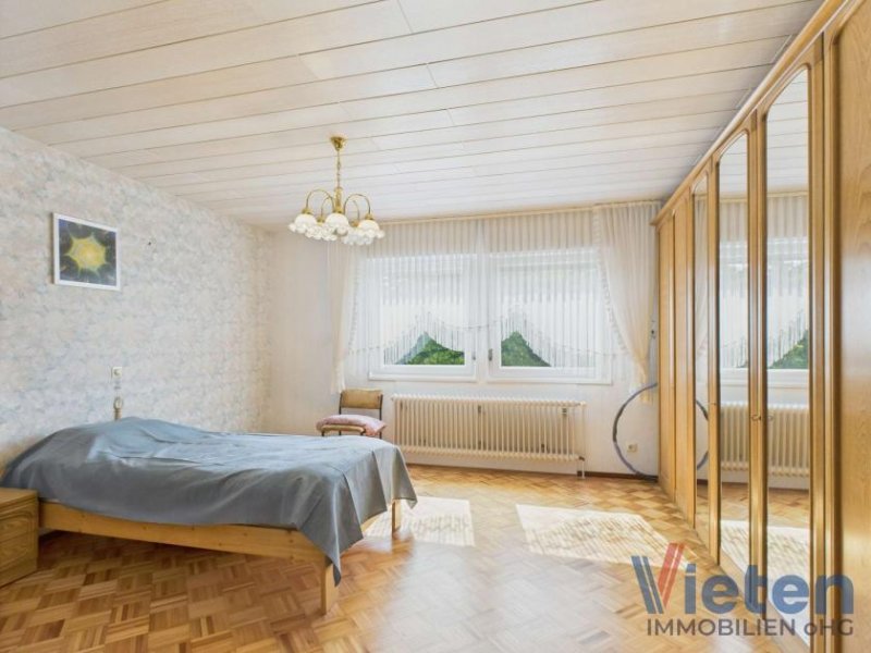 Dahlem (Kreis Euskirchen) Mehrgenerationen-Wohnen mit Weitblick am Ortsrand von Dahlem - Viel Platz für die ganze Familie! Haus kaufen