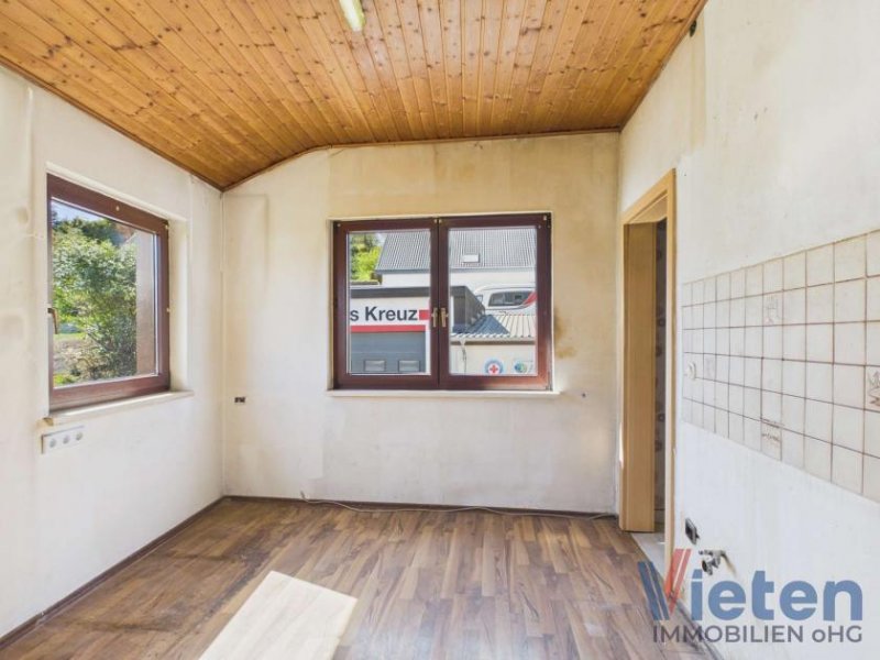 Dahlem (Kreis Euskirchen) Wohnhaus mit großem Platzangebot in zentraler Lage von Dahlem Haus kaufen
