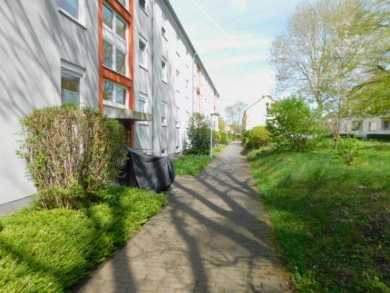 Trier Trier Heiligkreuz - 3 Zimmer Whg. Kü./Bad/ Loggia- im Hochparterre in MFH Wohnung kaufen