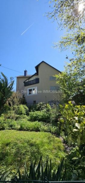 Waldrach ***RESERVIERT*** Schönes Zweifamilienhaus für Kapitalanleger oder Mehrgenerationshaus Haus kaufen