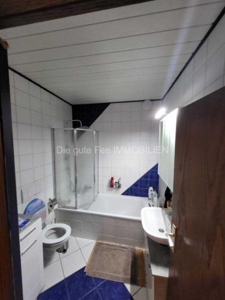 Waldrach ***RESERVIERT*** Schönes Zweifamilienhaus für Kapitalanleger oder Mehrgenerationshaus Haus kaufen