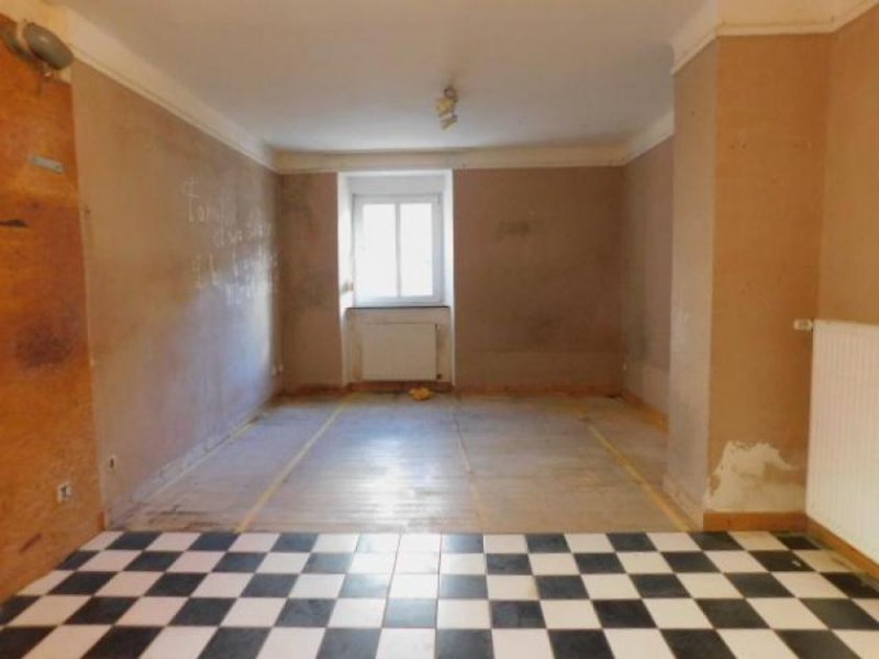 Mehring Mehring a.d. Mosel - Handwerker aufgepasst - zentral gelegenes Doppelhaus/Reiheneckhaus mit Ausbaupotential Haus kaufen