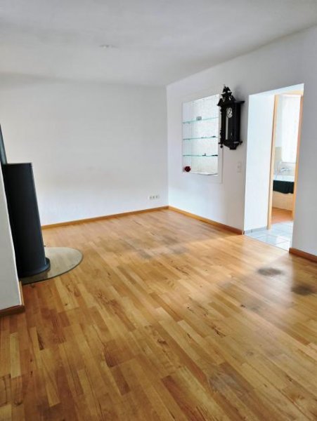 Wiltingen Bezugsfertiges Raumwunder in Wiltingen: 5 ZKB, ca. 100 m², renov., 4 Stellplätze/Garagen incl. großem Gartengrundstück Haus