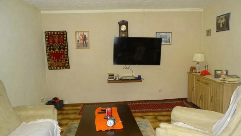 Wiltingen Großes Einfamilienhaus in ruhiger, gepflegter Wohnlage, mit schönem Garten und großem Balkon Haus kaufen