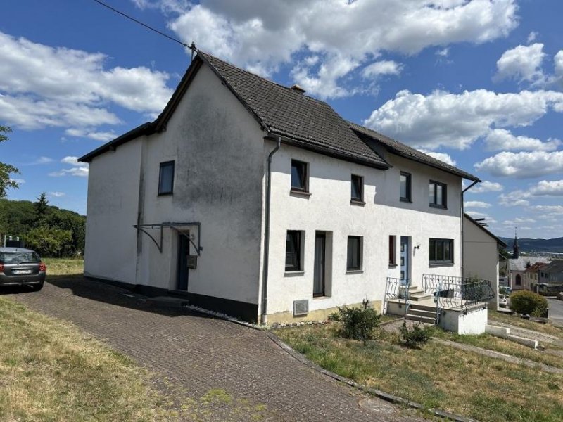 Altrich zwei Wohnhäuser und rd. 20.000 qm Land direkt am Haus (Nähe zur Stadt Wittlich 5 km) Haus kaufen