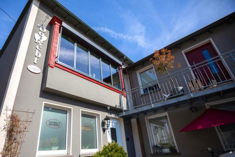 Kröv Hotel / Gästehaus an der Mittelmosel mit Vollausstattung, Betreiberwhg. Bar & hochwertig ausgestatteten Gästezimmern