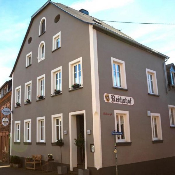 Kröv Hotel / Gästehaus an der Mittelmosel mit Vollausstattung, Betreiberwhg. Bar & hochwertig ausgestatteten Gästezimmern