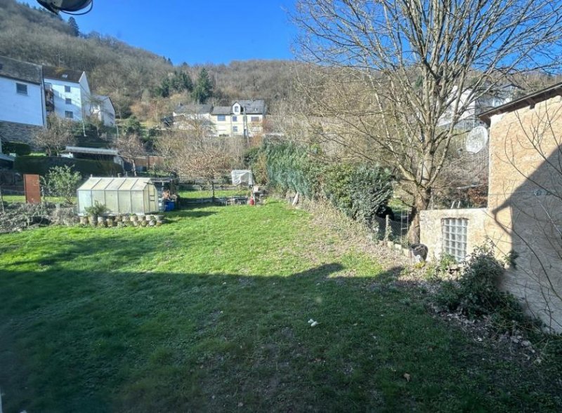 Kröv Wohnhaus mit Potenzial (bis drei Ferienwohnungen möglich), Garten und Garage Haus kaufen