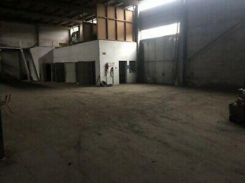 Daun Lagerhallen mit Freifläche in zentraler, verkehrsgünstiger Lage. Gewerbe kaufen