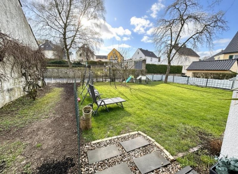 Bitburg Zweifamilien-Wohnhaus in der Clara-Simon-Gartensiedlung / zentrale und ruhige Lage Haus kaufen