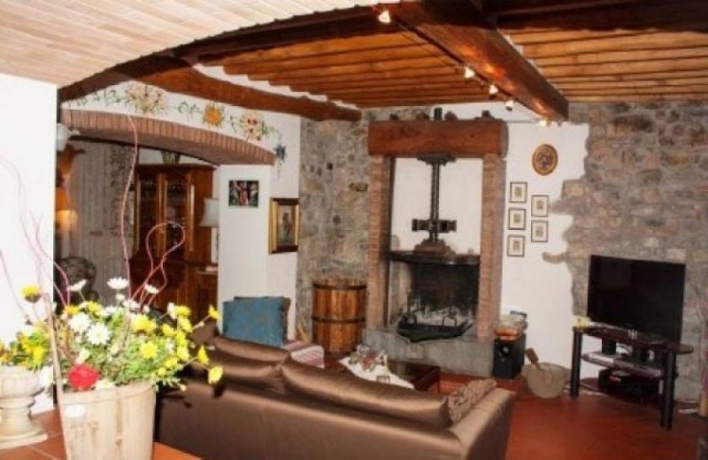 Capannori - Lucca grosszügiges Landhaus in der Toskana mit riesigem Umschwung Haus kaufen