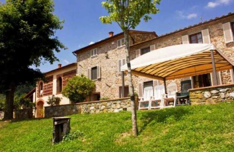 Capannori - Lucca grosszügiges Landhaus in der Toskana mit riesigem Umschwung Haus kaufen