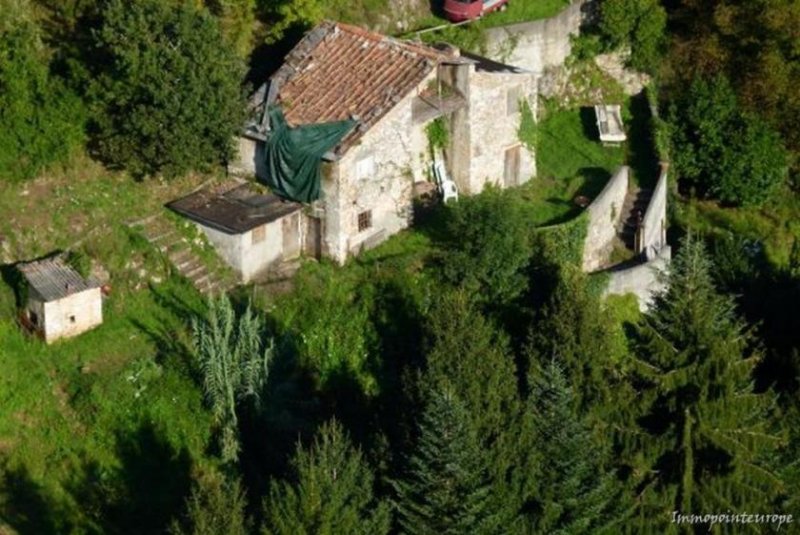 Giustagnana Seravezza Alleinlage mit Meerblick - Landhaus mit viel Land und phantastischem Meerblick Haus kaufen