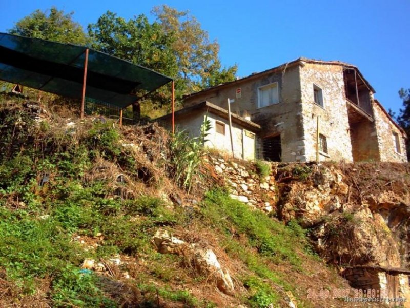 Giustagnana Seravezza Alleinlage mit Meerblick - Landhaus mit viel Land und phantastischem Meerblick Haus kaufen