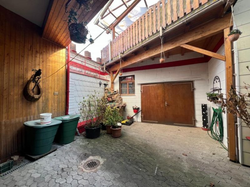 Windesheim Ein-Zweifamilienhaus mit ehemaligem Ladenlokal und Nebengebäude in Windesheim zu verkaufen. Haus kaufen