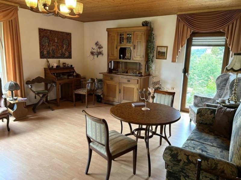 Kirchberg (Hunsrück) Einfamilienwohnhaus im kleinen Ort Nähe Kirchberg (2,5 km) mit großem Garten u. Garage Haus kaufen