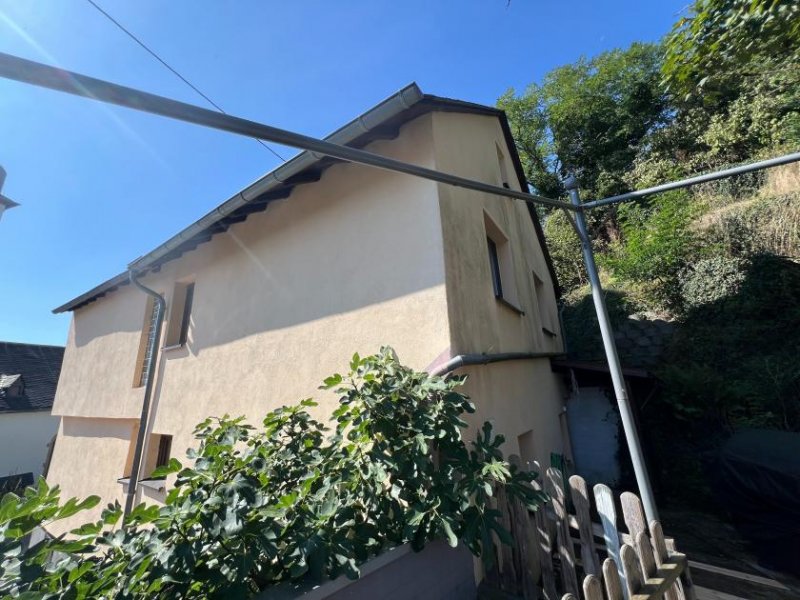 Gemünden (Rhein-Hunsrück-Kreis) PREISREDUZIERUNG! Großzügiges, gepflegtes Einfamilienhaus in Gemünden/Hunsrück zu verkaufen. Haus kaufen