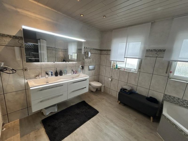 Kirn Elegantes und technisch hochwertiges Wohnhaus im Hunsrück Nähe Kirn / Gewerbegebiet / Büro / Praxis oder Handwerk möglich 